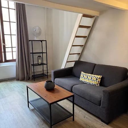 Joli Proche Apartment